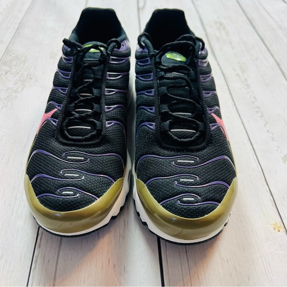 Nike Air Max Plus Black Purple Pink DX3093-001 Running Shoes - Picture 8 of 10